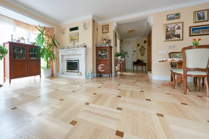 Wonder Floor Oak Light Parquet + Oak Memphis Inserts