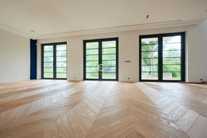 French Spruce Oak Alabaster Natural Color Floor