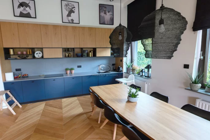 French Spruce Color Floor Oak Base Standard - 360°