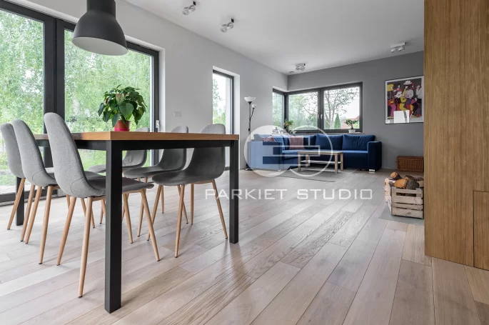 Finish Oak Whitewashed Board