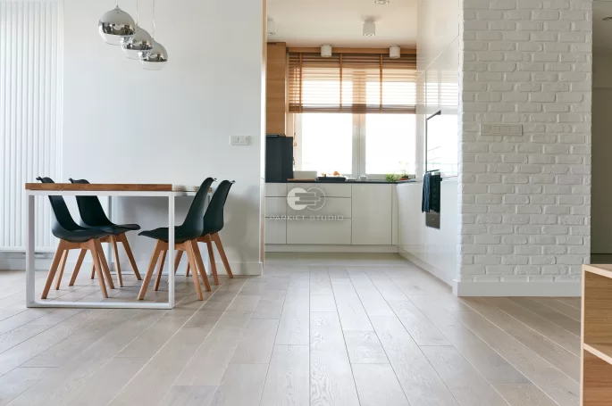 Color Floor Oak Snow White