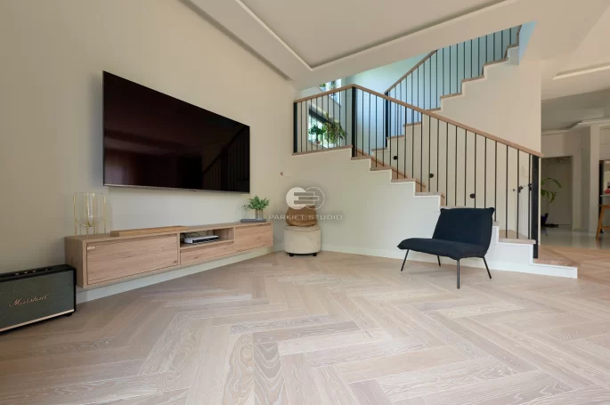 Finish English Spruce - Classic Whitewashed Oak II Natural