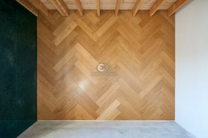 Floor installation on the wall - Walczak Classic Oak Clear