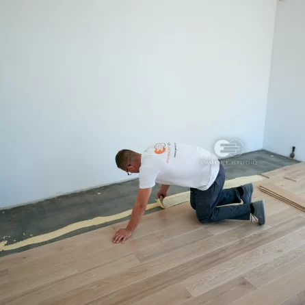 Montaż podłogi - Polskie Dęby - Nowoczesny Standard