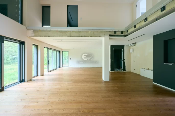 Walczak Flooring Installation - Oak Tabak Country