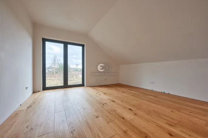 Polish Oaks - Aged Honey Oak