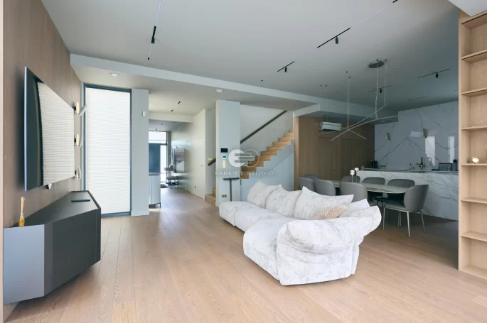 Polish Oaks - Emerald Prime Oak