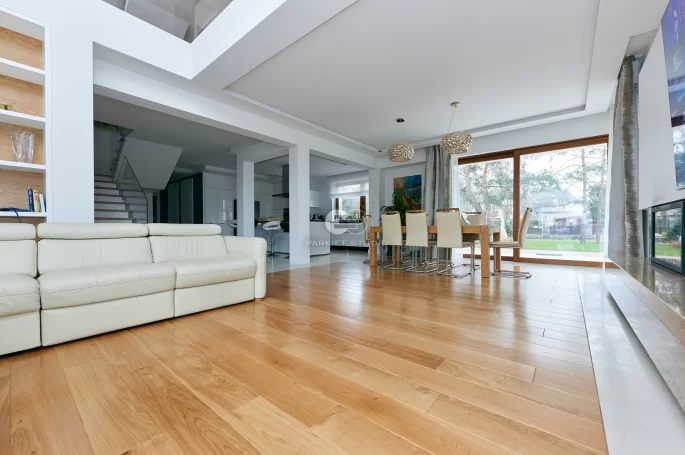 Polish Oaks - Nephrite Oak Standard