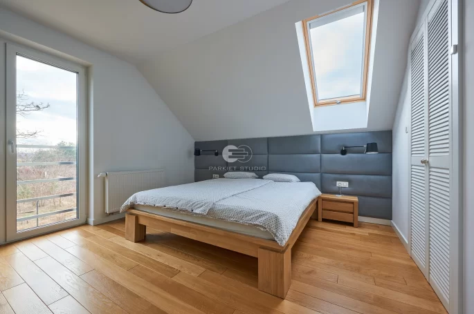 Walczak Oak Clear Rustic