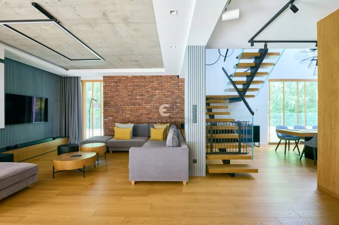 Fighter Oak Castle Natural