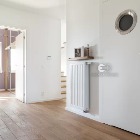 DRZWI TAFLA BULAJ STALOWY ŁAZIENKOWE - OŚCIEŻNICA STANDARD - OPASKI 80MM - PODCIECIE ŁAZIENKOWE - KOLOR BIAŁY RAL 9003 SATYNA - ZAWIASY UKRYTE