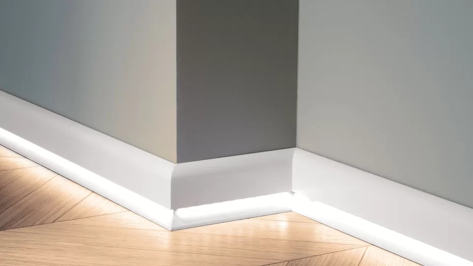 Listwa z frezem pod LED
