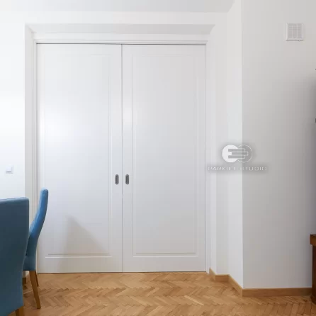 DRZWI SOFT S1 - OŚCIEŻNICA STANDARD 90 ST- OPASKI 80MM - LAKIER SATYNA BIAŁY RAL 9003 - PRZESUWNE W KASECIE