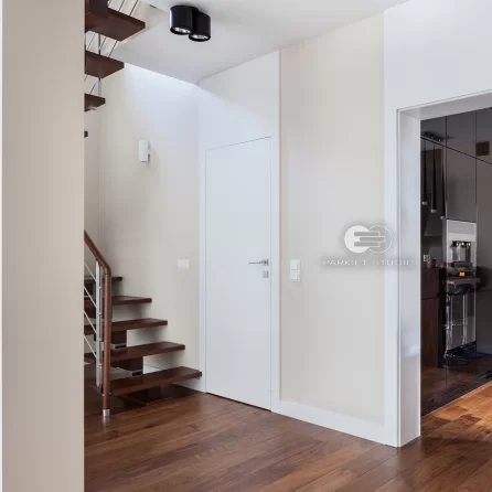 DRZWI TAFLA T1 - OŚCIEŻNICA PODWYŻSZONA TOWER OPASKI 80MM - KOLOR BIAŁY RAL 9003 - ZAWIASY CHOWANE