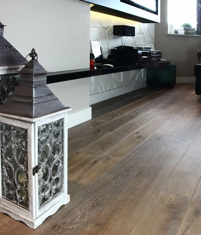 Nela One 17th Century White